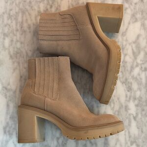 Dolce Vita Chunky Cream Boots Sz 9